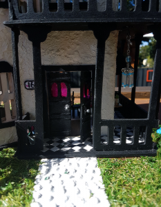halfscale elcheapooutside3