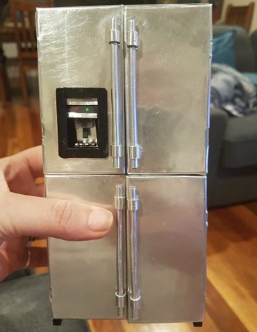 Stainless Steel Refrigerator – tutorial by MonsterKook