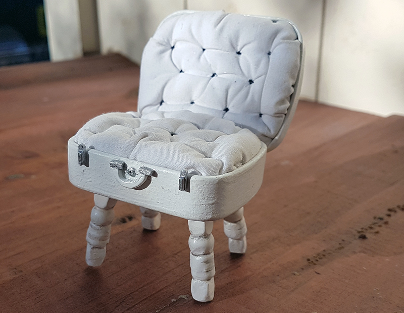 suitcasechair
