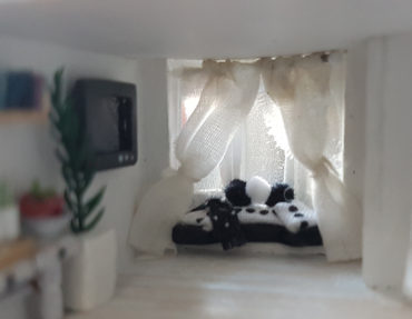 Dollhouse for a Dollhouse Gets a TV and more stuff